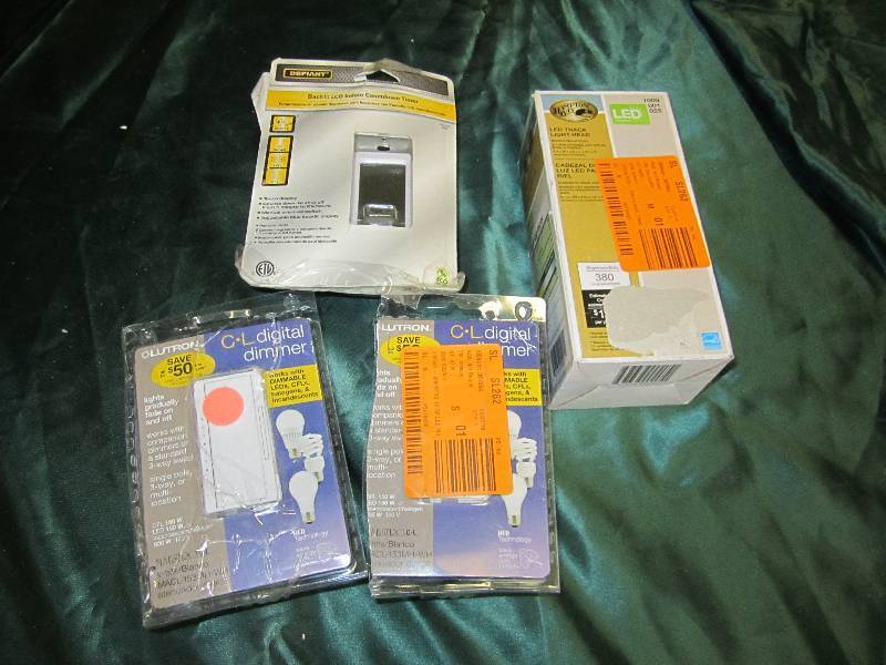 Mixed lot of small lighting fixture...