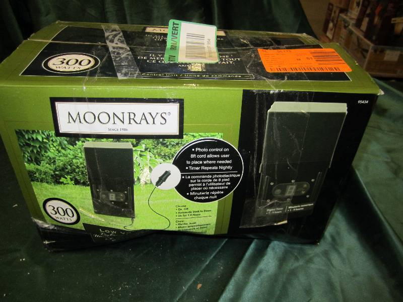 Moonrays low voltage lighting centa...