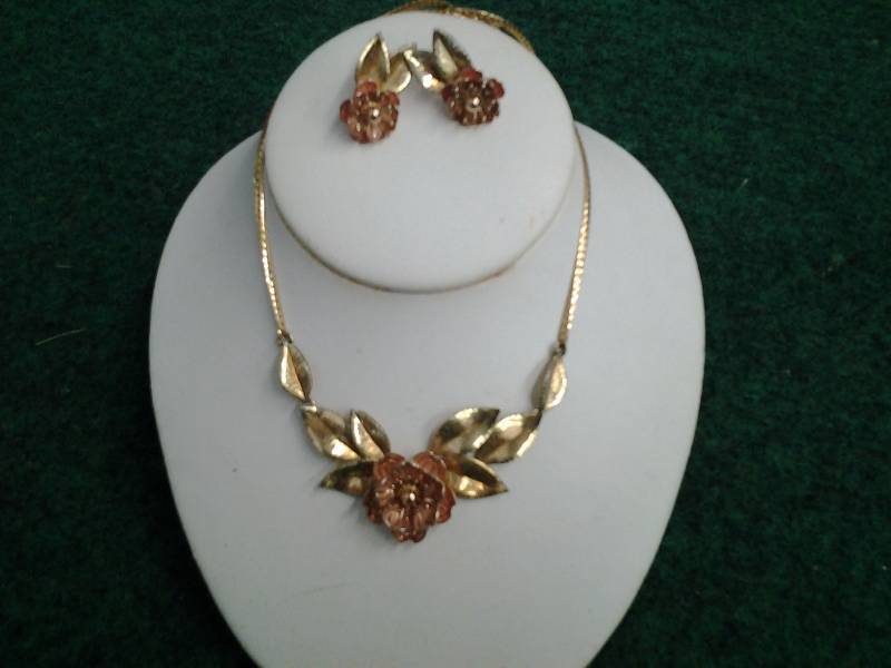 Vintage Necklace & Screw Back Earring Set (Kremetz 14K GF)