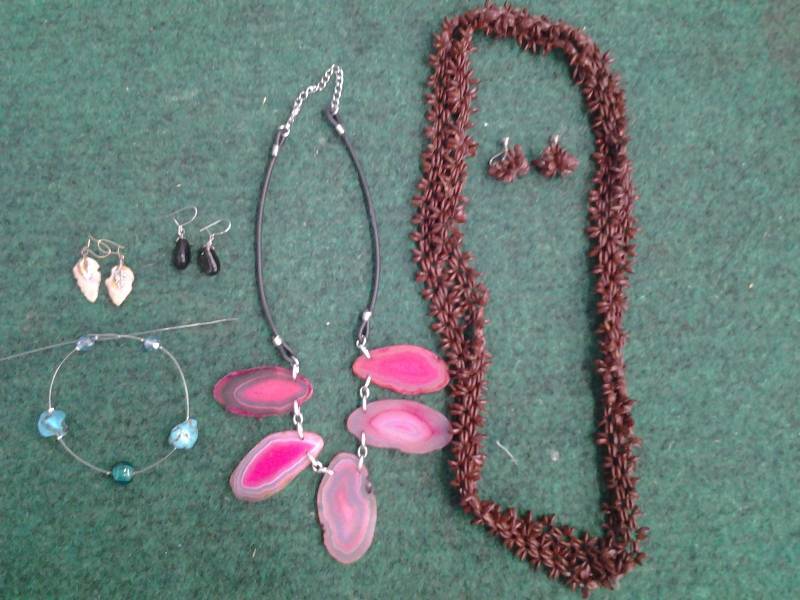 Polished Rock Necklace & Earrings, 2 Pair Pierced Earrings (Rock & Arrow Head), Other Threaded Beads