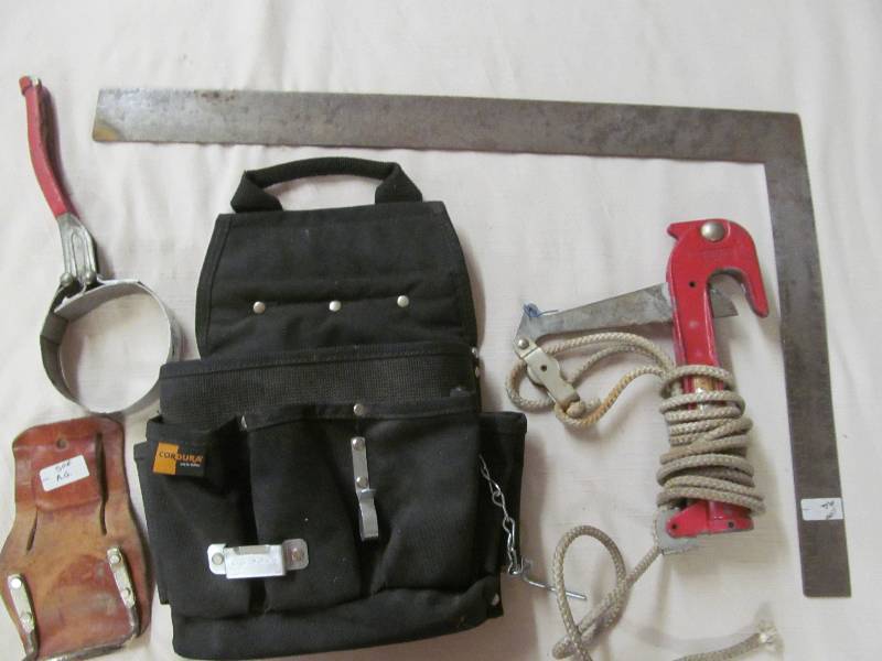 lot 22 image: Tools