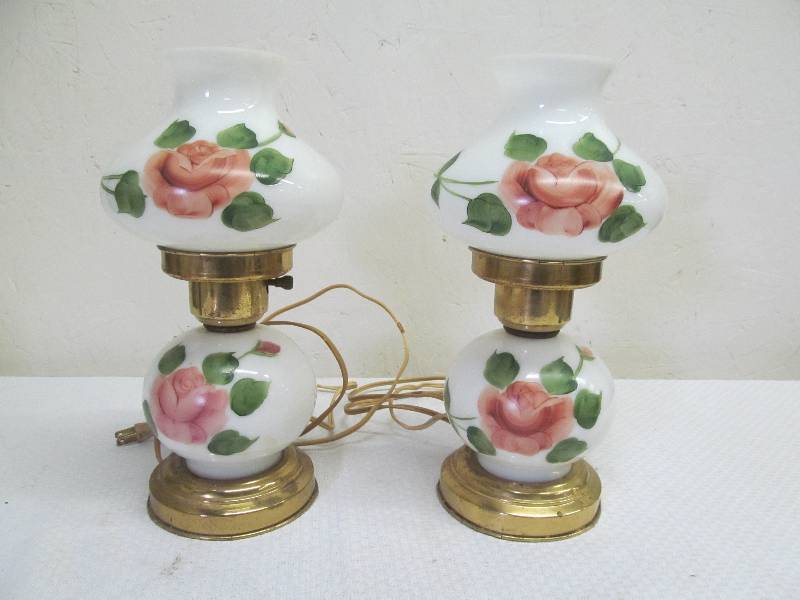 lot 79 image: vintage lamps