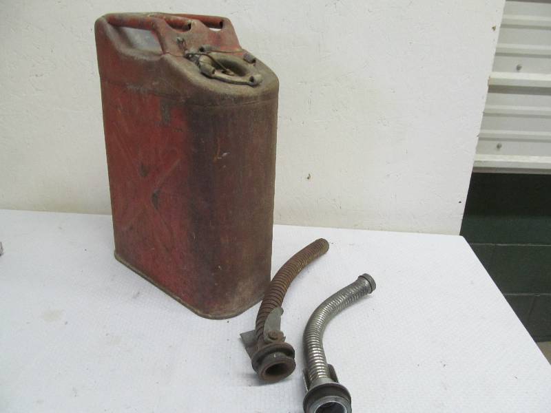 lot 100 image: jerry can