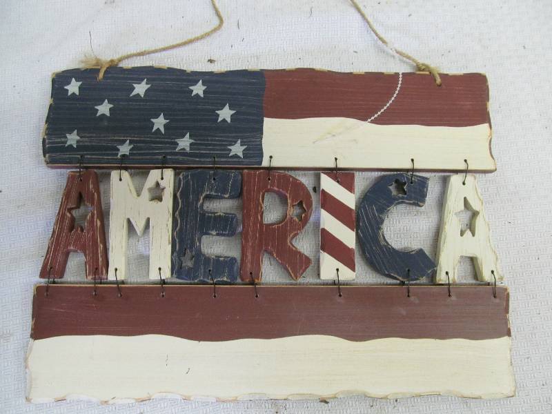 lot 148 image: America Wall Dcor