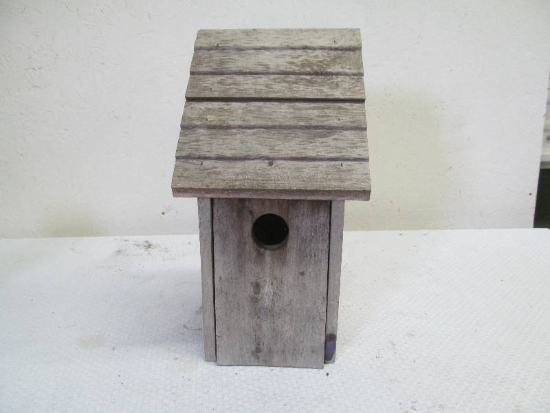 lot 150 image: bird house