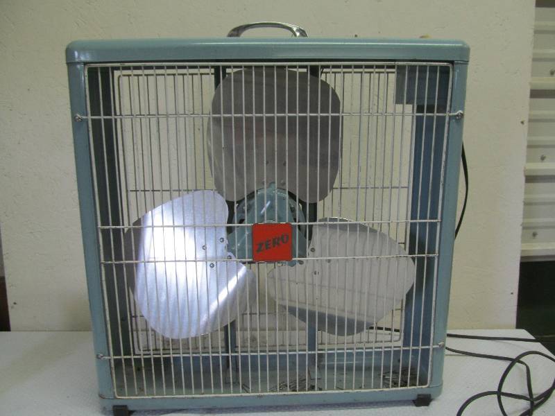 lot 155 image: vintage Zero Box Fan