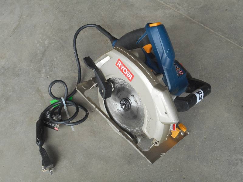 lot 25 image: Ryobi 7.25 Circular Saw ...