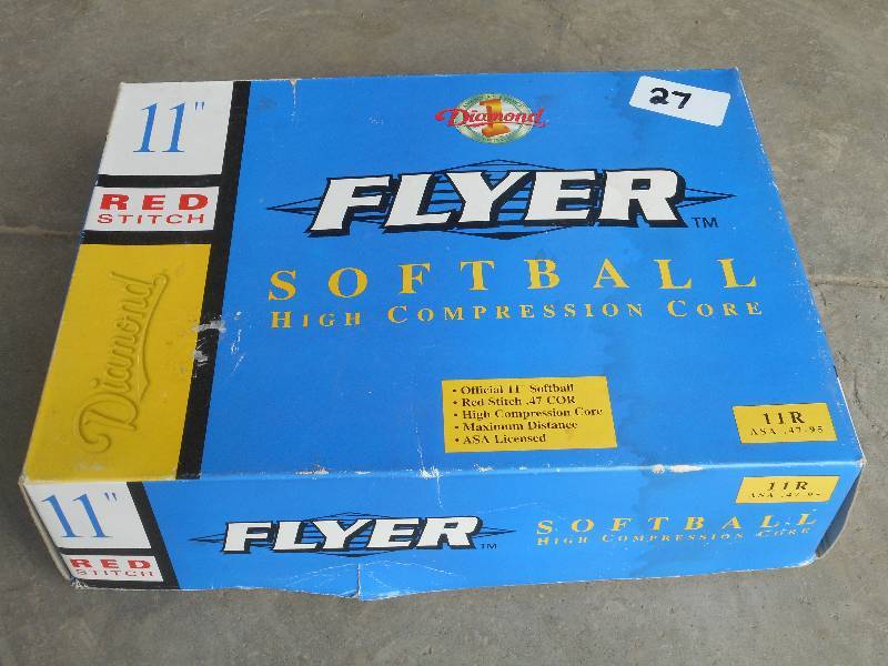 lot 27 image: Unused 12-Pack Of Flyer 11 Softbal...