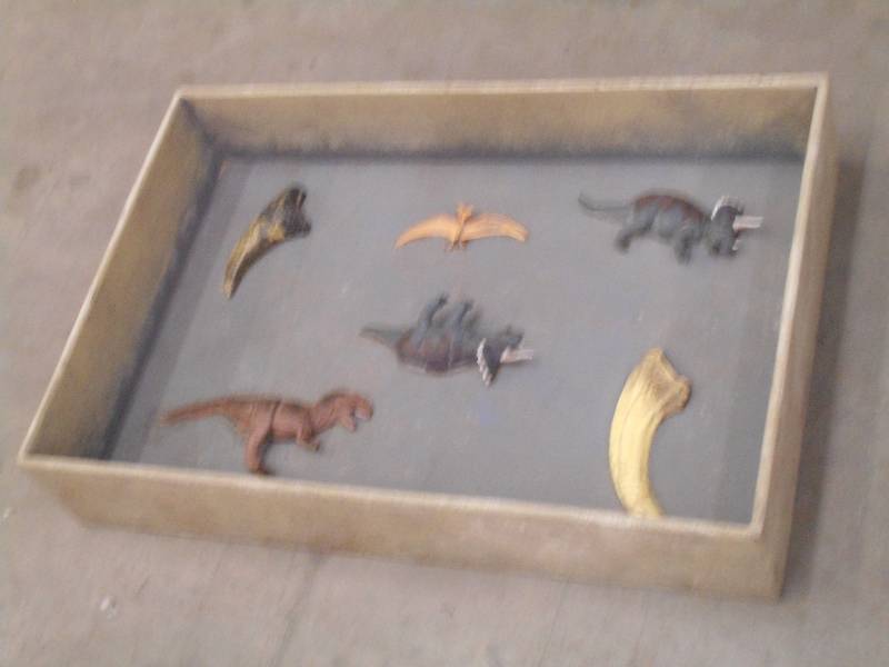 lot 29 image: 24x36 Dinosaur Sandbox ...
