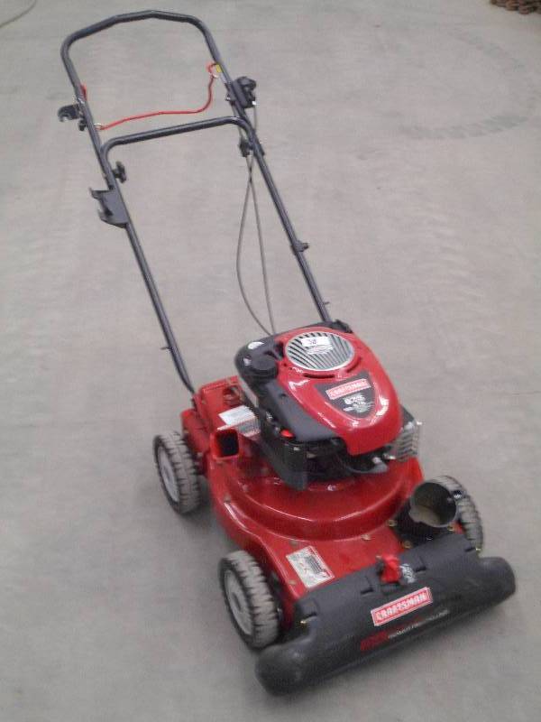 lot 38 image: Unused Craftsman 6.75HP 24 Chipper...