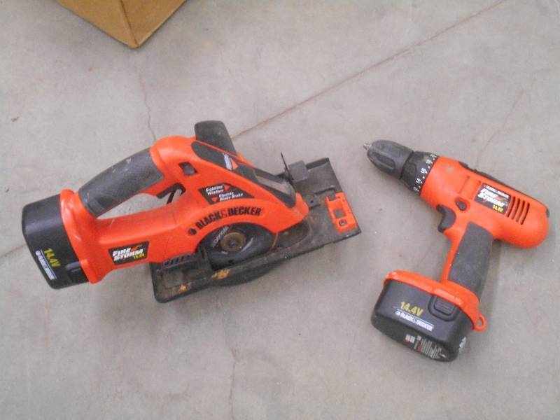 lot 68 image: Black & Decker Fire Storm 14.4Volt ...