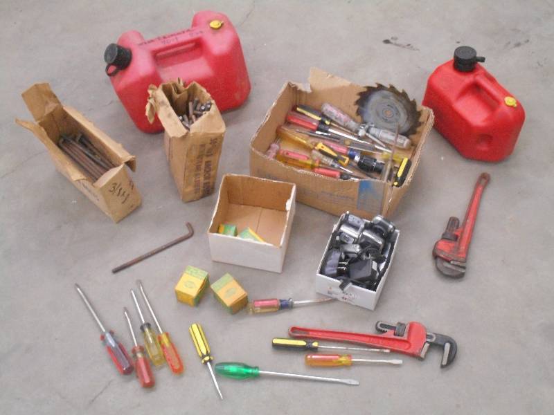 lot 74 image: Lot Of Assorted Hand Tools, (2) Ga...