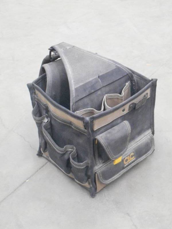 lot 87 image: CLC Portable Tool Bag ...