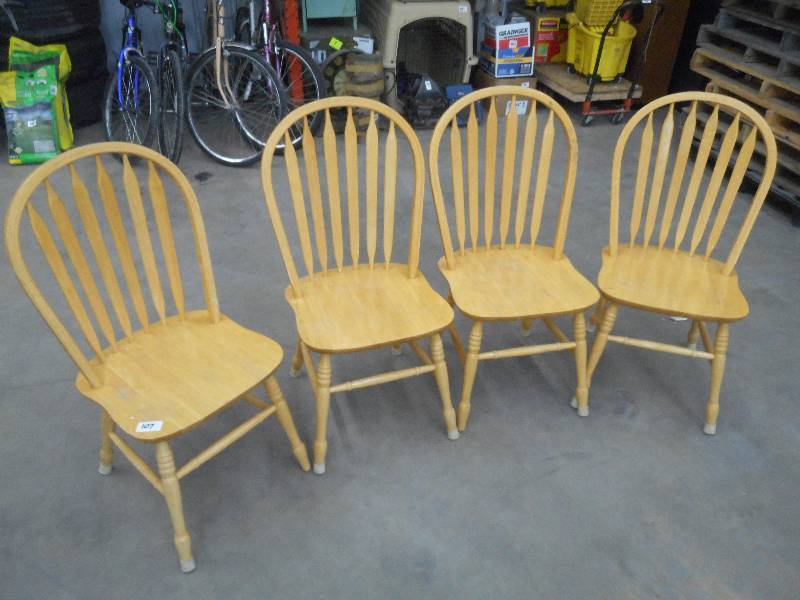 lot 107 image: (4) Matching Solid Wood Dining Chai...