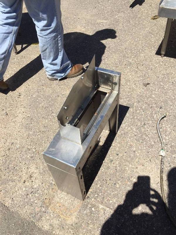 lot 39 image: Metal Trash Bin