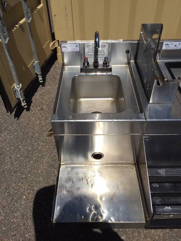 lot 36 image: Glass Tender Ice Bin IBA 30 Cp-10 with Sink