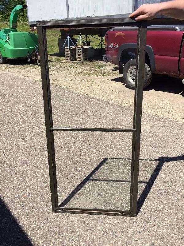 lot 28 image: Metal Frame to Frame Windows