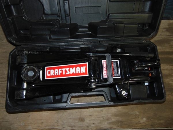 lot 10 image: Craftsman Floor Jack
