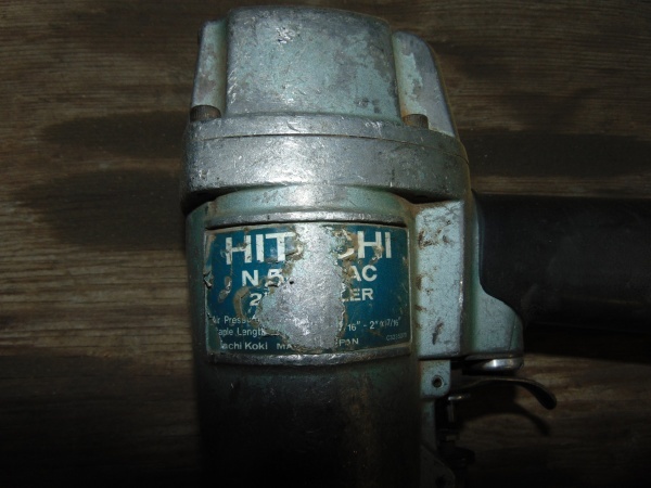 lot 14 image: Pneumatic Hitachi Trim Nailer
