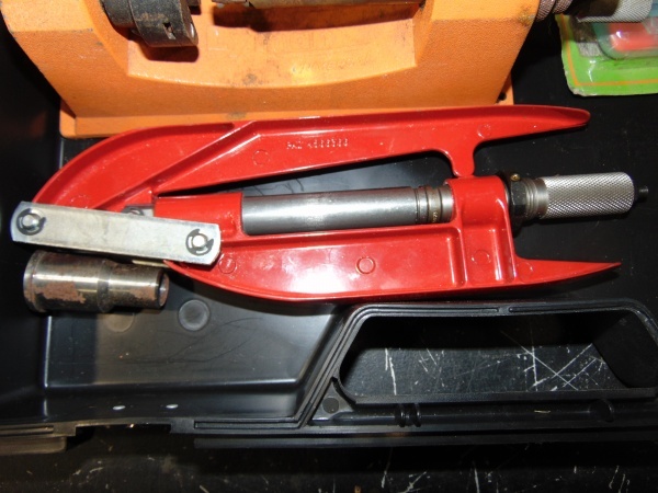 lot 67 image: Ammo Loading Equipment