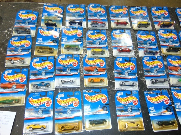 lot 78 image: Large Assortment of New Hot Wheel Cars