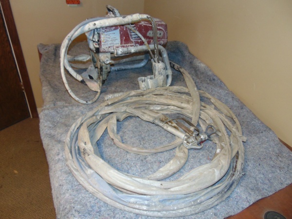 lot 85 image: Titan 440 Airless Paint Sprayer