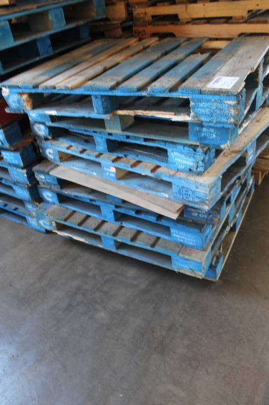 lot 212 image: Lot of Wood Pallets