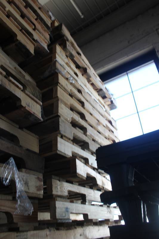 lot 214 image: Lot of Wood Pallets