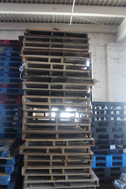 lot 213 image: Lot of Wood Pallets