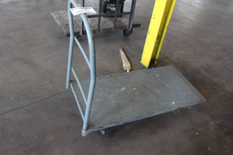 lot 39 image: 4-Wheel Dolly