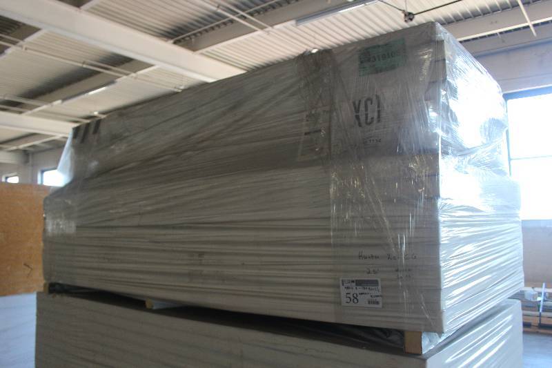 lot 58 image: Lot of (15) Hunter Xli Insulated Panels