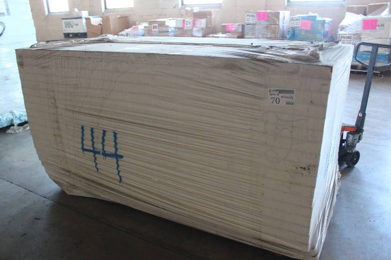lot 70 image: Lot of (19) Weisman AC Foam Supreme