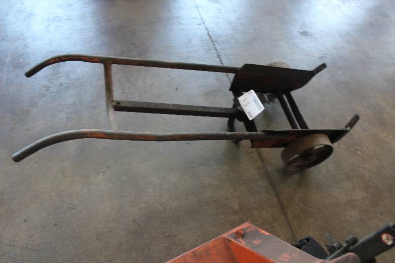 lot 35 image: 2-Wheel Truck Dolly