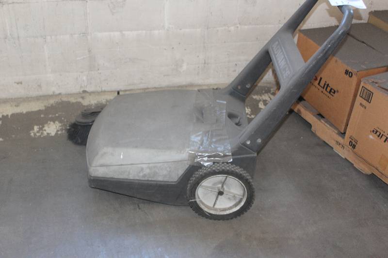 lot 117 image: Advance Floor Sweeper