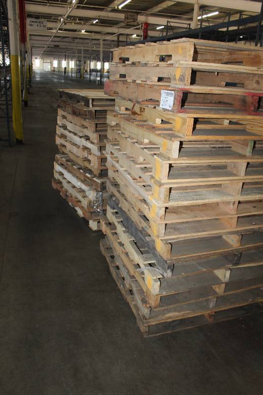 lot 207 image: Lot of (2) Stack of Wood Pallets