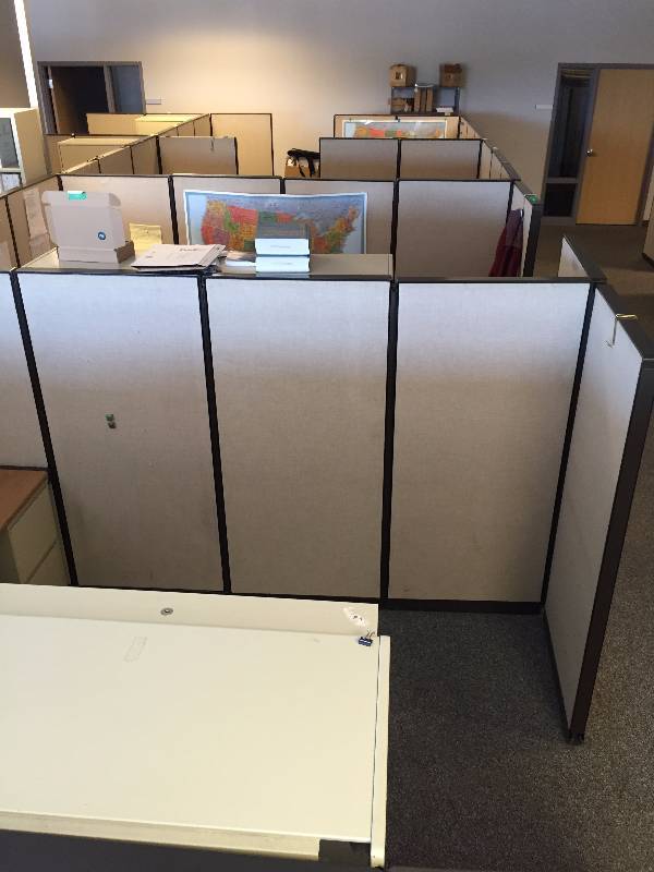 lot 2 image: OFFICE CLINIC 6 Quality SteelCase 9000 Series Cubicles WorkStations Incudes 4 Worksurfaces & Drawers, 2 Corner Modular Desks & Double Sided Filing Drawers, Overhead Cabinets, Worksurfaces & Integrated Cubicle Panels Bonus DISASSEMBLEDLOADING DOCK