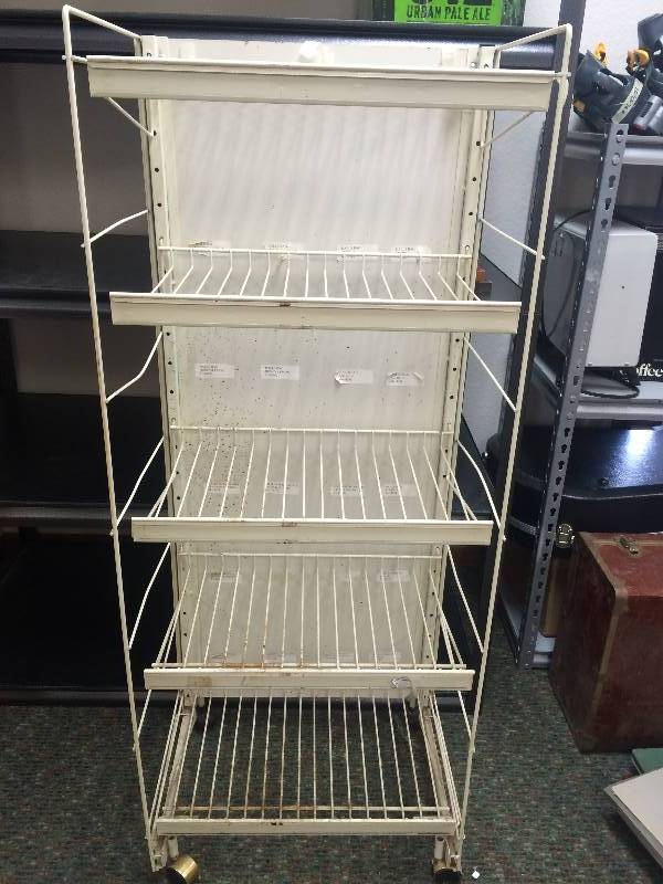 lot 4 image: Vintage Mobile Shelving Unit