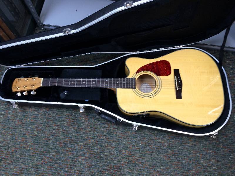lot 28 image: Fender Guitar