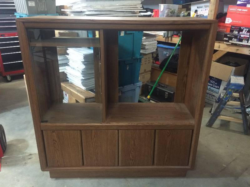 lot 42 image: Entertainment Center