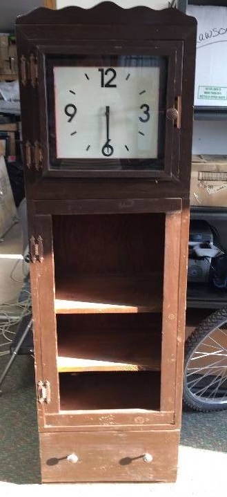 lot 34 image: Storage Clock