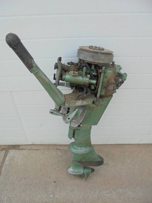 Seahorse 5hp Outboard Motor, unknown runs, no cover, needs repairs