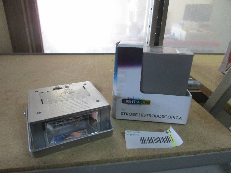 2 Strobe Lights