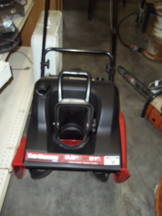 lot 17 image: Yard Machines 21 snow thrower with 3.5hp motor