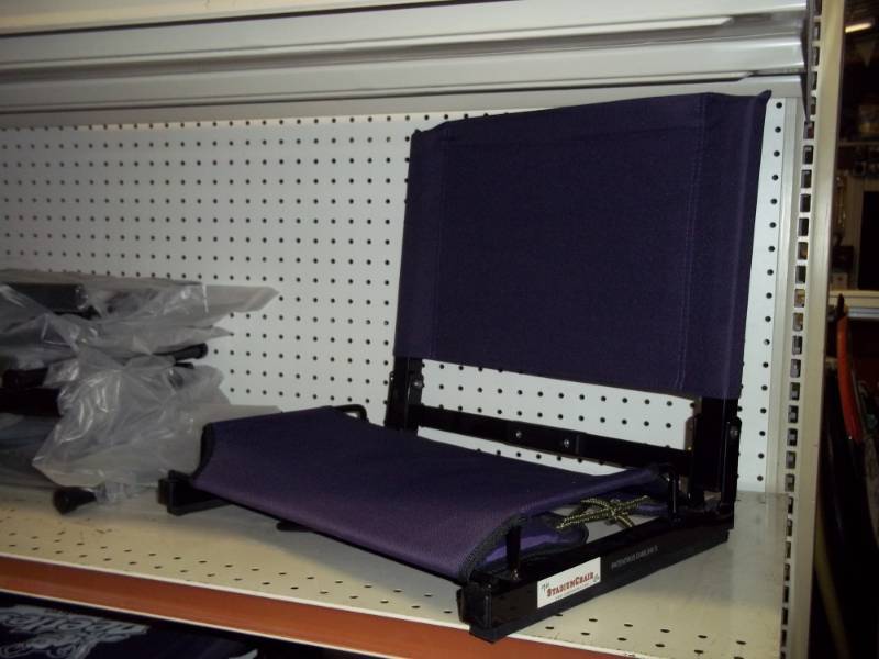 lot 24 image: Folding Stadium Chair