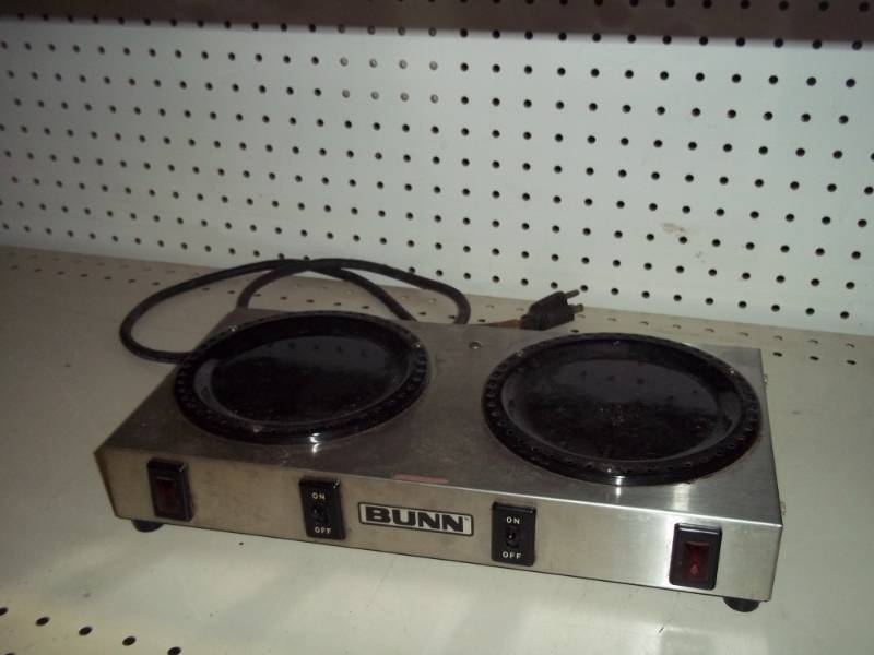 lot 33 image: 2 burner coffee warmer