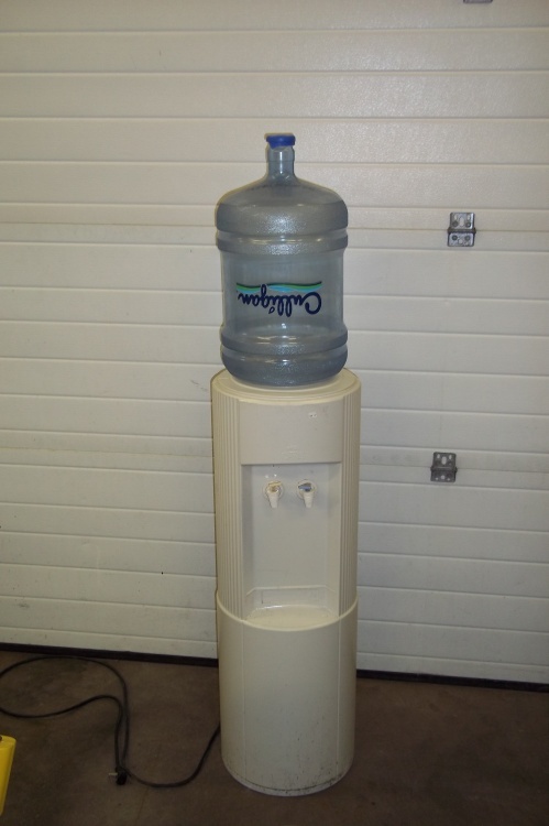 lot 38 image: Water Cooler  Heater