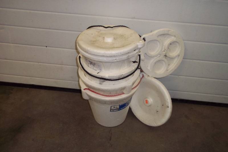 lot 39 image: 4 minnow buckets