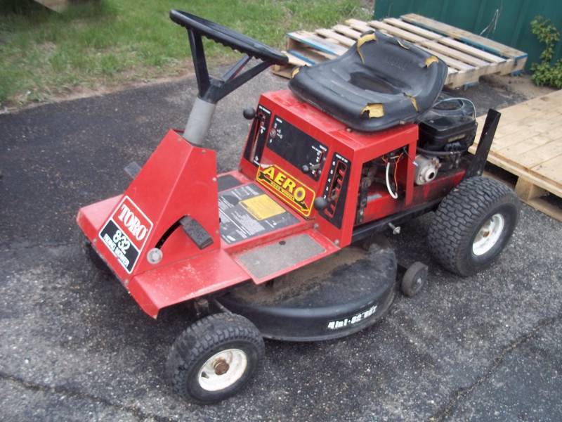 Toro 8 -32 riding lawn mower with 8hp motor and 32