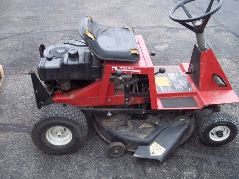 Toro 832 riding online lawn mower