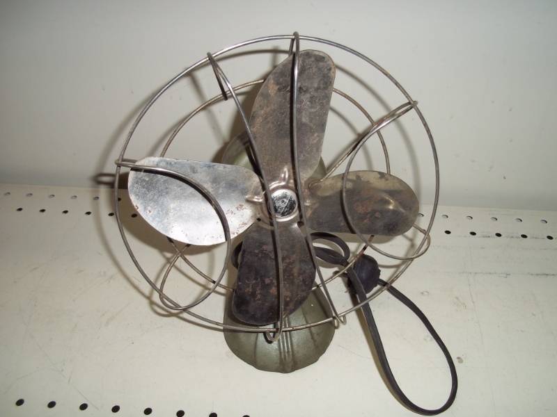lot 57 image: Vintage Fan